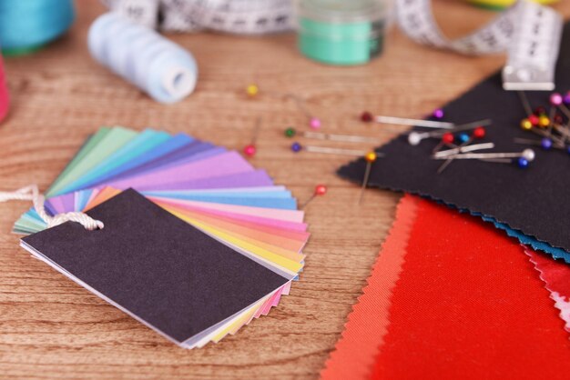 Mostre de materiale și paletă de culori